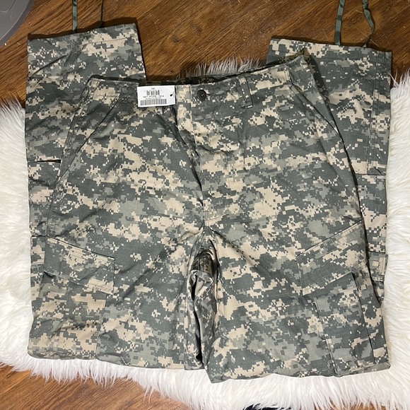 ✨ MAKE OFFER ✨ CAMO COMBAT PANTS - Picture 5 of 7